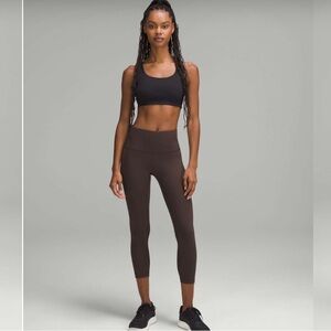 Lululemon Wunder Train High-Rise Ribbed Crop 23"
Espresso Sz 10